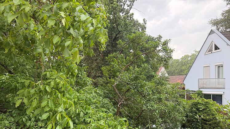 Unwetter w&uuml;tet im Raum Schwabach - Bilder zeigen Ausma&szlig;