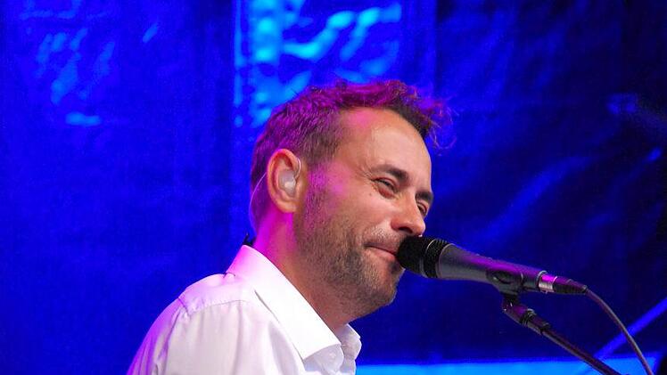 Die Vorgruppe "Ganaim" aus Bremen glühte mit schwungvollen Folk-Klängen kräftig vor.  Foto: Uschi Prawitz