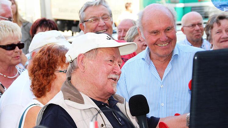 Via Internet-Telefonat unterhielt sich Herhard Kirchner mit seinem Bruder Dieter, der 1972 nach Sidney ausgewandert ist.Foto: Jochen Berger