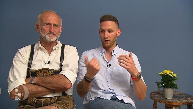 Für das Dinner bei Fabian haben sich Franz (l.) und Rafael in Schale geworfen - Franz vielleicht ein bisschen mehr.