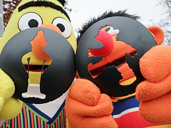 Fu&szlig;g&auml;ngerampel mit Ernie und Bert aus der Sesamstra&szlig;e