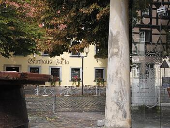 Nachbarn im Leide: Die Alte Wache (vorne) hat schon geschlossen, der Pächter des Gasthauses Fäßla macht im Oktober zu.