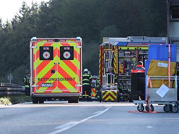 Schwerer Busunfall auf der A96 - Tote und Verletzte
