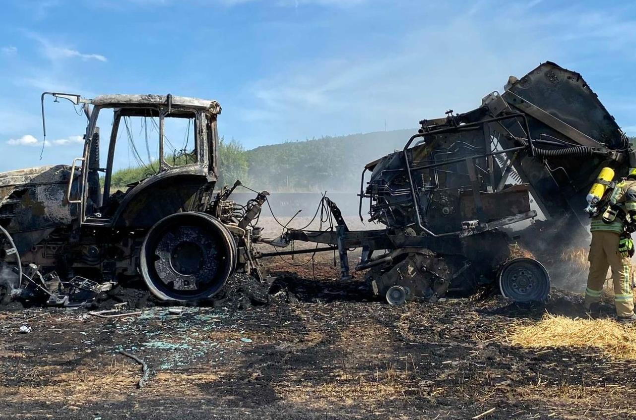 Acker Brennen Im Kreis Forchheim Darum Fangen Die Landmaschinen Feuer