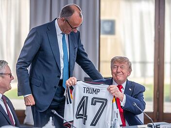 Bundeskanzler Merz und US-Pr&auml;sident Trump bei der WM-Vorbereitung