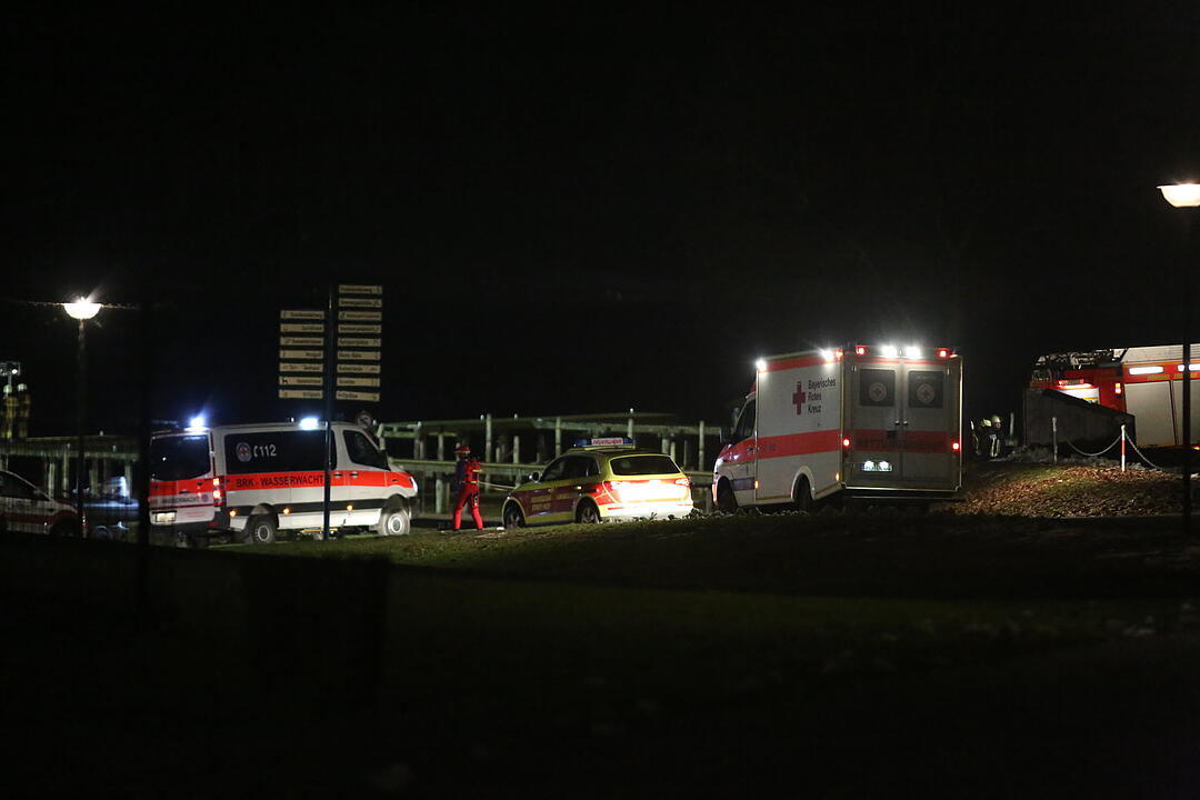 Oberfranken: Mann rast mit Auto betrunken in See