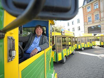 Neues Kurbähnle : Die Geckobahn nimmt den Betrieb auf in Bad Kissingen, mit im Bild Inhaber Oliver Wolters.  Foto: Siegfried Farkas