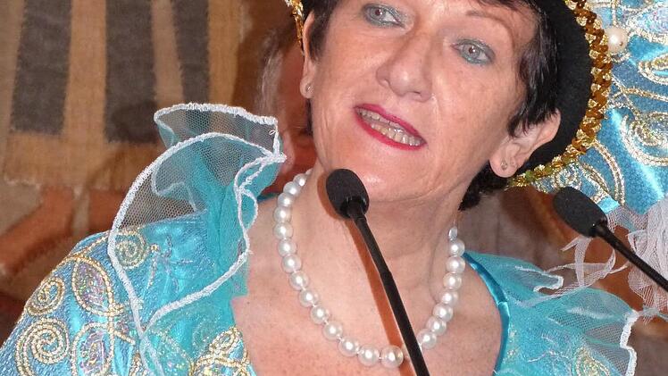 Landtagsvizepr&auml;sidentin Inge Aures nahm die Begr&uuml;&szlig;ung der G&auml;ste im Senatssaal vor.