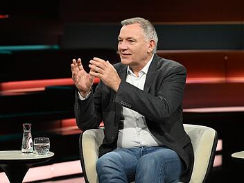 Linken-Chef Jan van Aken &auml;u&szlig;erte bei "Markus Lanz" den Vorwurf: "Diejenigen, die f&uuml;r einen Afghanistan-Einsatz gestimmt haben, wollten das nie h&ouml;ren, dass da auch Menschen sterben."