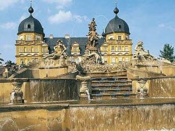 Im Hof von Schloss Seehof finden am Wochenende Konzerte statt.  Fotos: privat