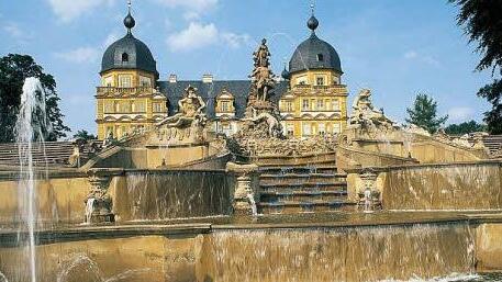 Im Hof von Schloss Seehof finden am Wochenende Konzerte statt.  Fotos: privat