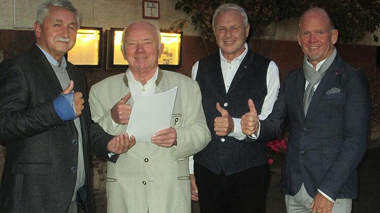 Sie sind überzeugt vom "Erfolgsmodell" Verwaltungsgemeinschaft Ellfershausen-Fuchsstadt (v. l.) Peter Hart, Otmar Pfister, Ludwig Neeb und Karlheinz Kickuth.                                 Foto: Winfried Ehling