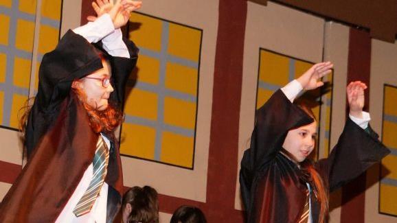 Mit ihrer "zauberhaften" Darbietung à la Harry Potter begeisterte die SKK-Minigarde unter der Leitung von Christina Ullmann.