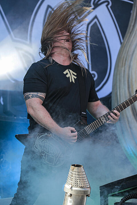Amon Amarth bei Rock im Park 2019: Ganz viel Metal und Feuer bringt die Fans zum Durchdrehen