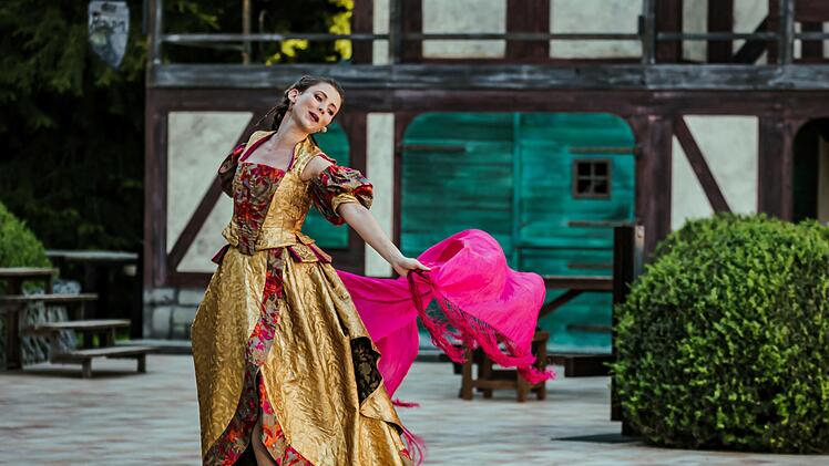 Szene aus "Die drei Musketiere" in der Inszenierung des Landestheaters Coburg zum Auftakt der Sommerfestspiele im HofgartenFoto: Sylvain Guillot