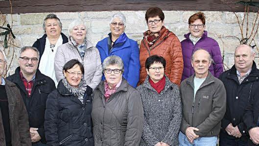Sie sind in dem Ebelsbacher Gemeindeteil Steinbach einst gemeinsam in eine Klasse gegangen. Foto: rn