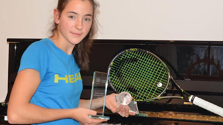 Als aktuelle Deutsche Meisterin darf Anne Knüttel natürlich von einer Profi-Karriere im Tennis träumen. Aber die Fuchsstädterin hat zudem ein Faible für die Musik, spielt neben Klavier auch Geige und Kirchenorgel.  Foto: Jürgen Schmitt