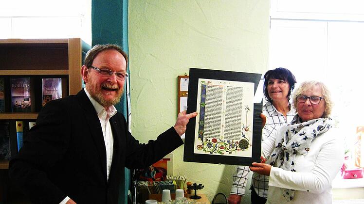 Die neue Walsdorfer Bücherei wurde mit einer Feierstunde offiziell eröffnet. Foto: Dieter Grams