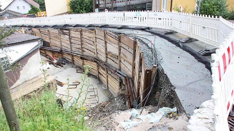 Stützmauerbau in Steinberg  Foto: Friedwald Schedel