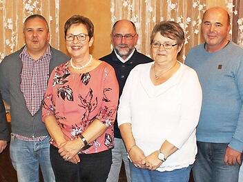Bürgermeister Udo Dauer (von links) mit dem Führungsteam des VdK-Ortsverbands Weismain: Zweiter Vorsitzender Christian Holhut, Frauenvertreteri Edeltraud Hetzelt, Vorsitzender Günter Vates, Schatzmeisterin Ute Besslein, Schriftführer Manfred Harte und Kreisvorsitzender Heinz Wittmann Foto: Roland Dietz