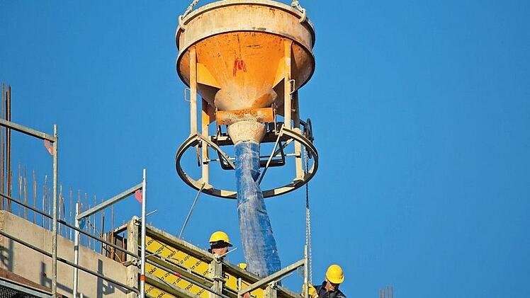 Trotz der momentan guten Konjunktur blicken viele Lichtenfelser Unternehmen mit einigen Bauchschmerzen in die Zukunft. Symbolbild: Knipping/dpa