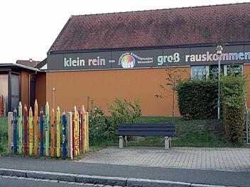 Die Mitarbeiter der evangelischen Kita Weisendorf haben mit ihrem Engagement für ihre Schützlinge getreu dem Motto "Klein rein - groß rauskommen" die Jury des Deutschen Kita-Preises beeindruckt.     Foto: Richard Sänger