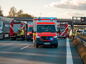 A3 bei Erlangen: Feuerwehr lobt Autofahrerin &ndash; "traumatisches Erlebnis"