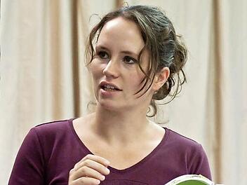 Regisseurin Urte Regler bei der Probenarbeit zu Benjamin Brittens Kammeroper "Die Drehung der Schraube". Fotos: Jochen Berger