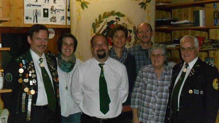 Auch die Erstplatzierten auf Gau- und Bezirksebene sowie der Vereinsmeister wurden gewürdigt (von links): Helmut Stubenrauch, Tina Hellwig, Carsten Präger, Nadja Schneider, Ralph Schneider, Heidi und Joseph Borschert.