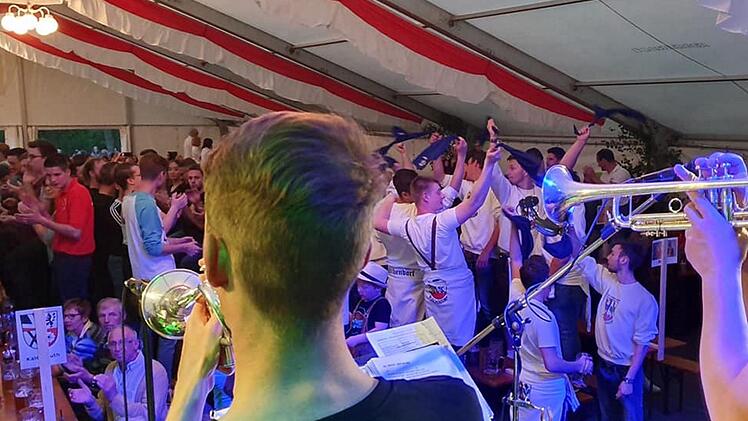 Beste Stimmung im FestzeltFoto: privat