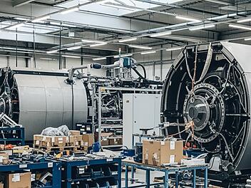 Maschinenbauer, Anlagenbauer, Fabrikhalle, Fertigung, Produktion, Autozulieferer, Industriehalle, Heizungsbauer