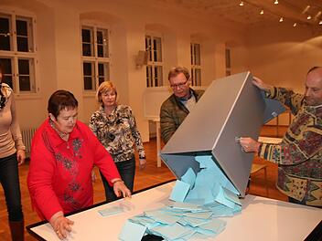 Im Dezember 2016 was das Hallenbad schon einmal Thema eines Bürgerentscheids. Nun werden die Münnerstädter erneut an die Wahlurnen gerufen.. Diesmal geht es um Abriss oder Sanierung. Archiv/Heike Beudert