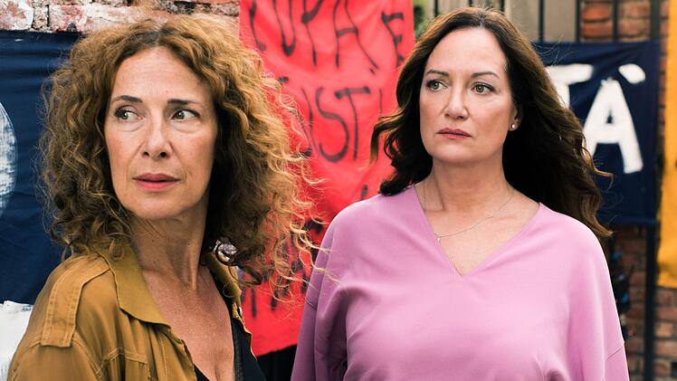 "Sie sind hier nur Gast": Chefermittlerin Ricarda Motte (Clelia Sarto, links) und Botschafterin Karla Lorenz (Natalia Wörner) geraten schnell aneinander.