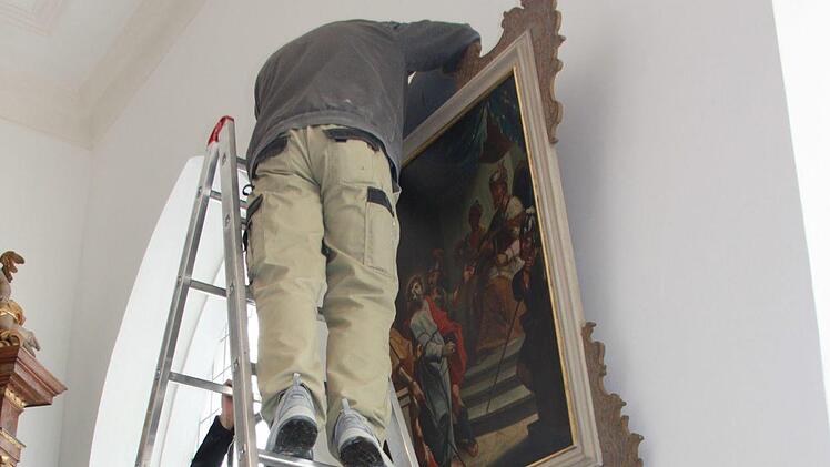 ...müssen schließlich gerade und sicher hängen.