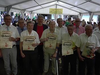 Die Gr&uuml;ndungsmitglieder, die nun seit 50 Jahren im Verein sind, wurden besonders geehrt.  Foto: Christian Licha