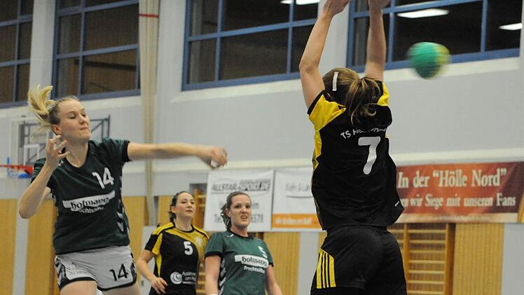 Einen verdienten Punkt holte die SG Garitz/Nüdlingen (grüne Trikots) gegen die TS Herzogenaurach. Foto: Hopf