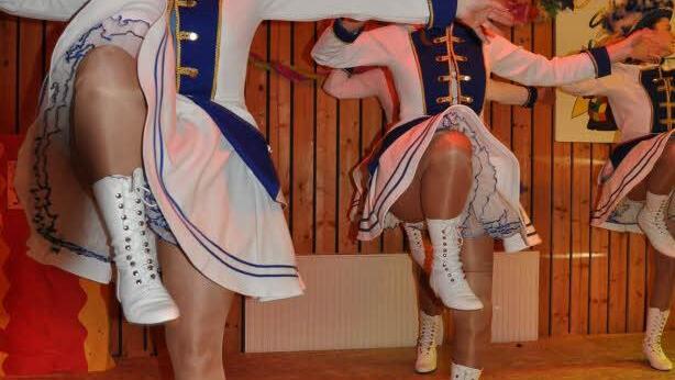Adrett und schwungvoll: die Prinzengarde PfaffendorfFoto: Simon Albrecht