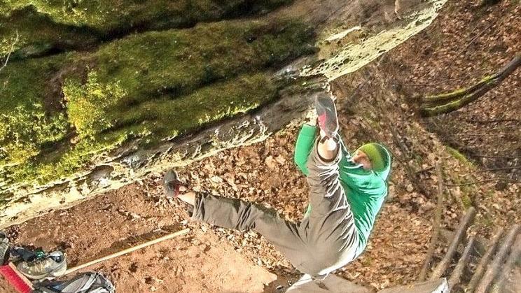 Ixi beim Bouldern am Schwanberg.