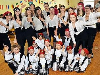 Tolle Stimmung herrschte beim Kinderfasching in "Simarua". Kleine und große Piraten enterten das Bergdorf.  Foto: Karl-Heinz Hofmann