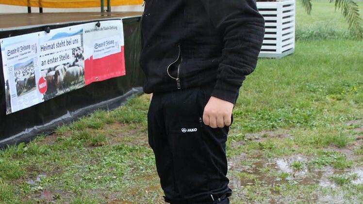 Beim Thema Regen kennt Franz (11) nur eins: Flipflop an und durch. Foto: Paul Ziegler