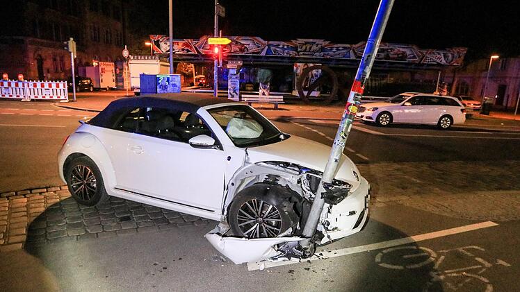 Der Heimweg von der Sandkerwa endete für diesen Mann nach wenigen Metern. Foto: News5/Merzbach