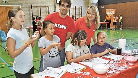 "Beim Essen geht es nicht nur darum, unser Hungergef&uuml;hl zu stillen", meint Ines Popp (Zweite von rechts).  Foto: Bernd Kleinert