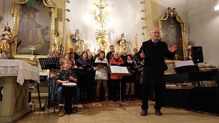 Impressionen von der Thundorfer Dorfweihnacht. Foto: Philipp Bauernschubert