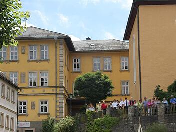 Das "Haus für Kinder St. Michael" war einst ein Stadtschloss, später wurde das über 250 Jahre alte Gebäude dann als Schule genutzt. Seit Anfang der 70er Jahre ist dort der evangelische Kindergarten untergebracht. Foto: Veronika Schadeck