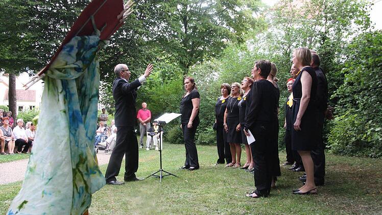 Open-Air der Chöre im Bad Bockleter Kurpark  Foto: Arnold Nöth