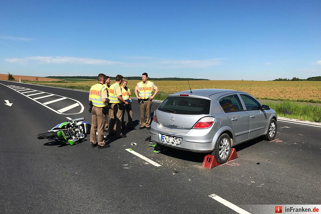 Kreis Schweinfurt: Motorrad  übersehen – Fahrer verstirbt noch an der Unfallstelle