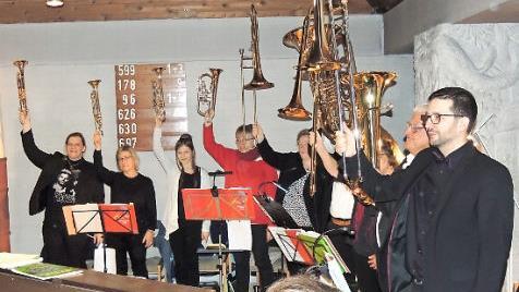 Der Posaunenchor dankt für den Applaus. Foto: Dieter Gropp