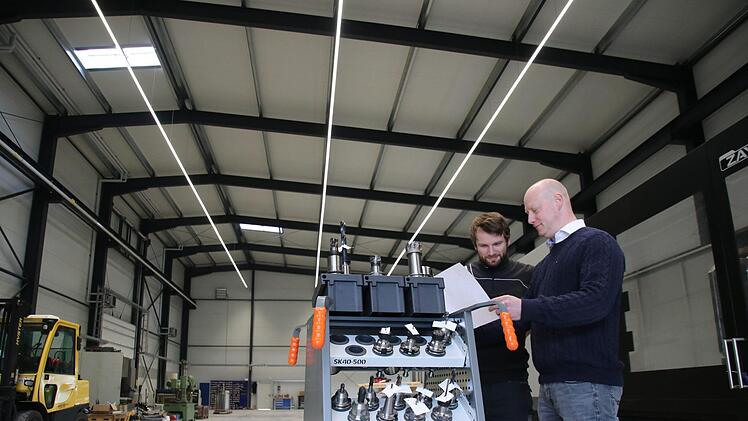 Die Bamberger Montagefirma in der neuen Halle - in Scheßlitz. Foto: Sebastian Schanz