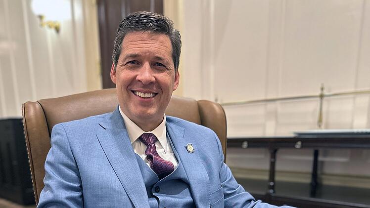 Shane Jett ist Senator im Bundesstaat Oklahoma, wo eines der weitreichendsten Abtreibungsverbote der USA herrscht. Im Interview erklärt er, warum Abtreibung aus seiner Sicht  abzulehnen ist.