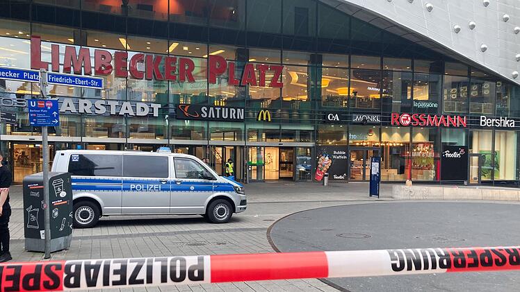 Polizei räumt Einkaufszentrum nach Drohung